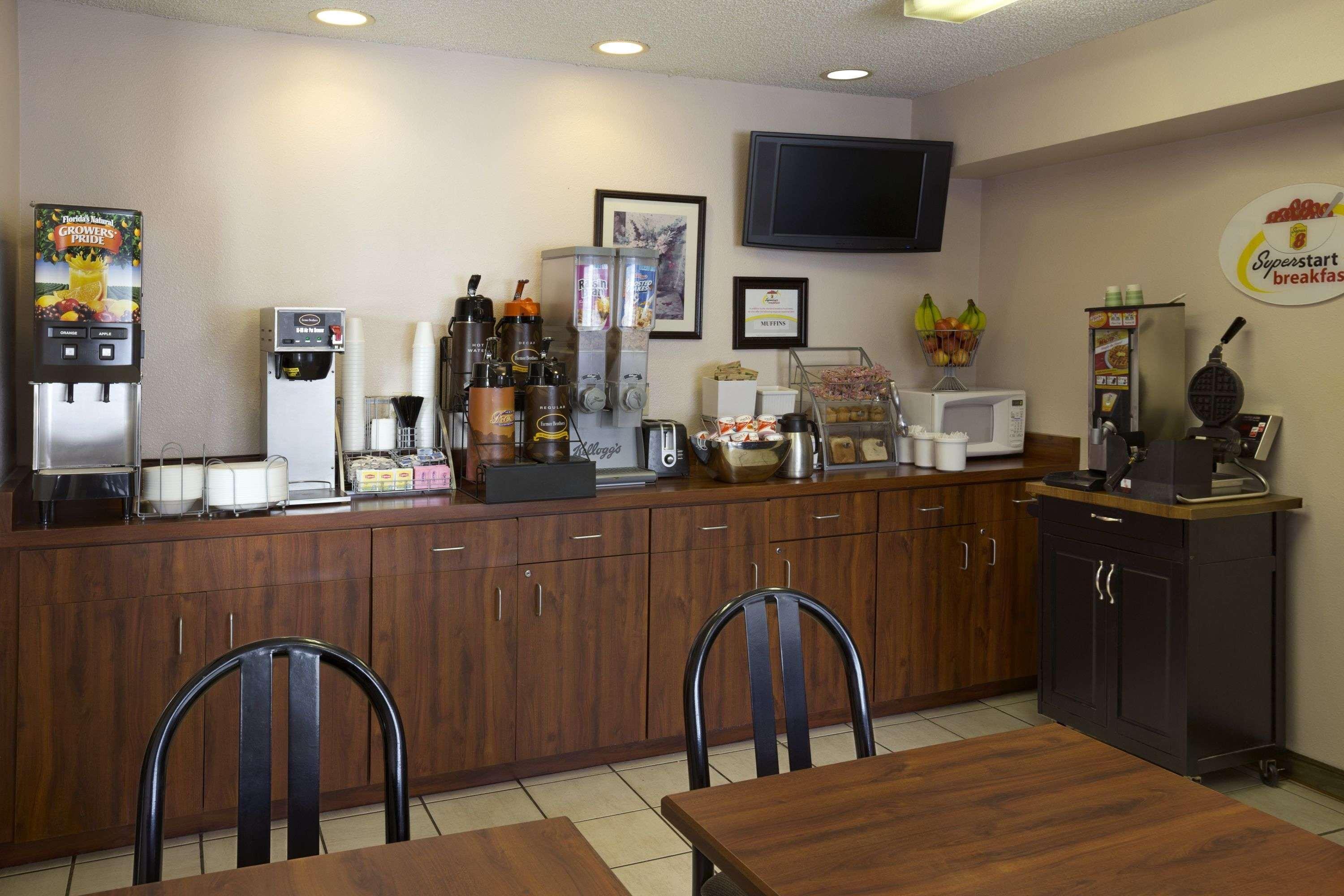 Motel Super 8 By Wyndham Colorado Springs Airport Esterno foto